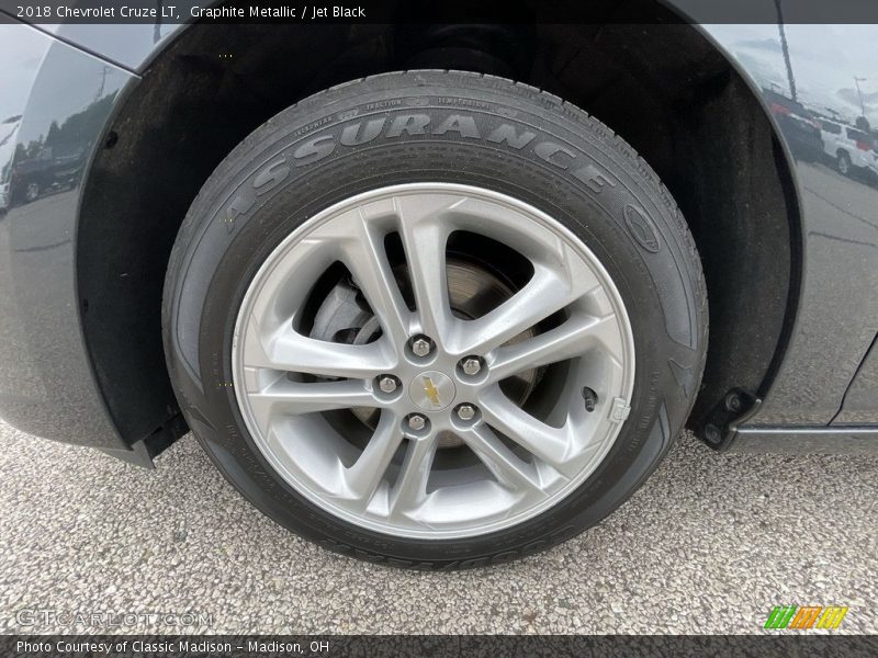 Graphite Metallic / Jet Black 2018 Chevrolet Cruze LT