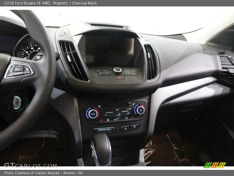 Magnetic / Charcoal Black 2018 Ford Escape SE 4WD