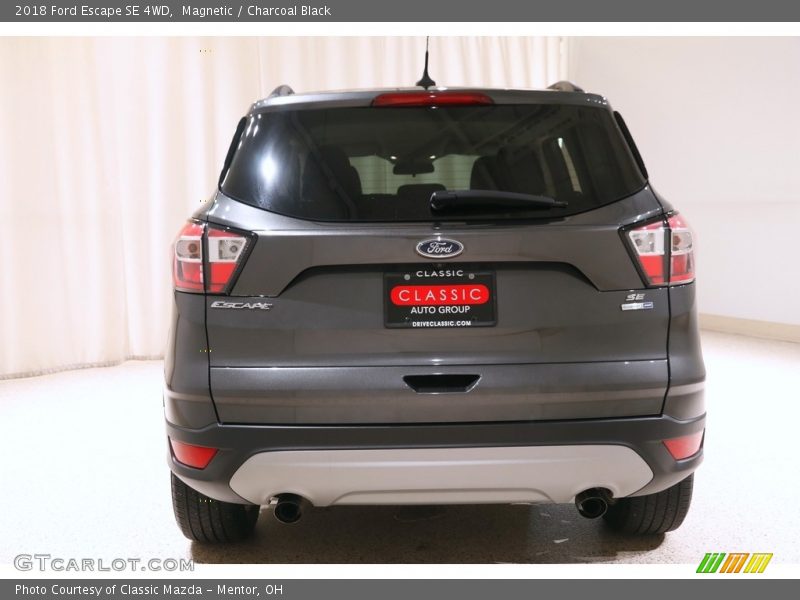 Magnetic / Charcoal Black 2018 Ford Escape SE 4WD