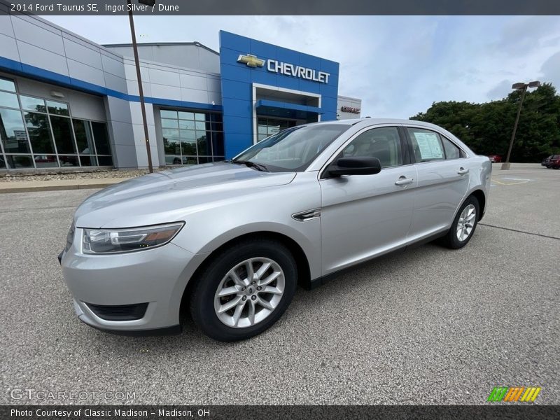 Ingot Silver / Dune 2014 Ford Taurus SE
