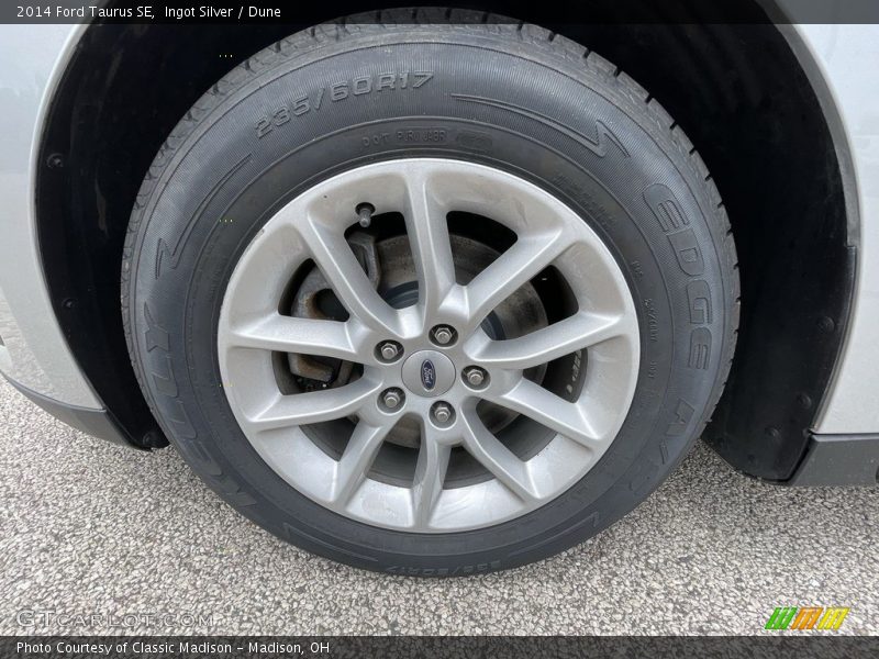 Ingot Silver / Dune 2014 Ford Taurus SE