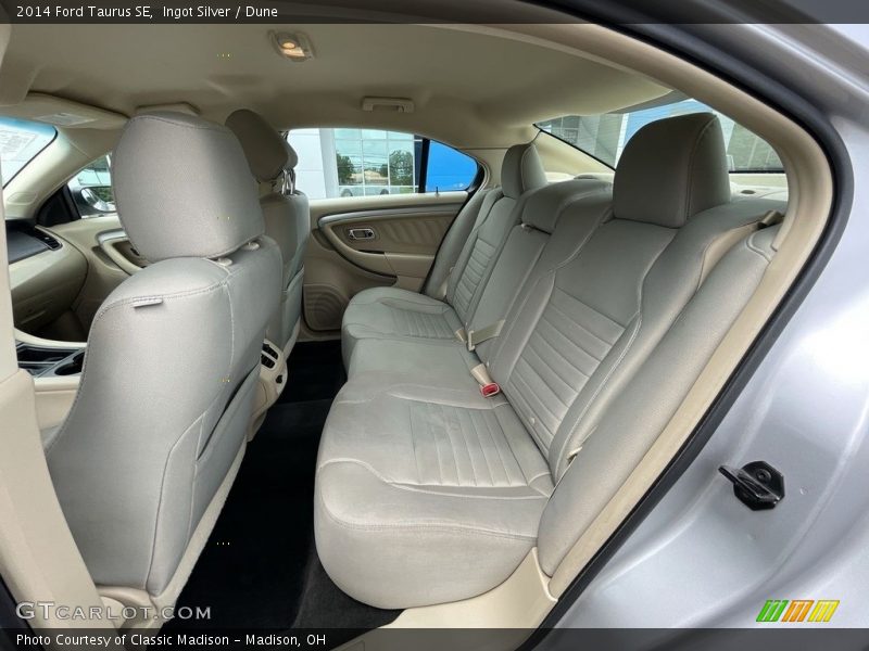 Ingot Silver / Dune 2014 Ford Taurus SE