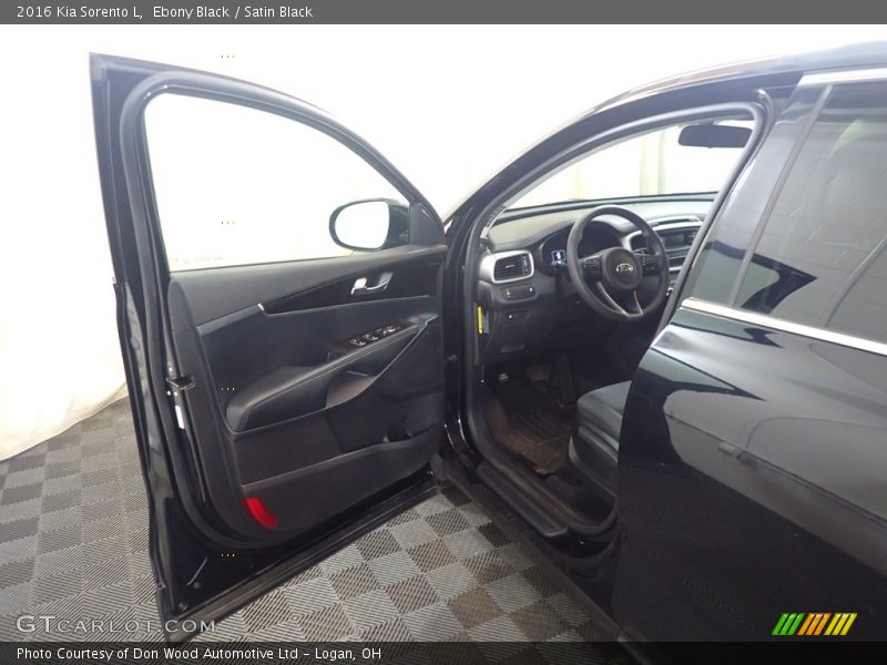 Ebony Black / Satin Black 2016 Kia Sorento L