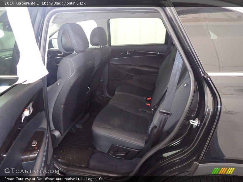 Ebony Black / Satin Black 2016 Kia Sorento L