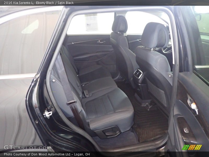 Ebony Black / Satin Black 2016 Kia Sorento L