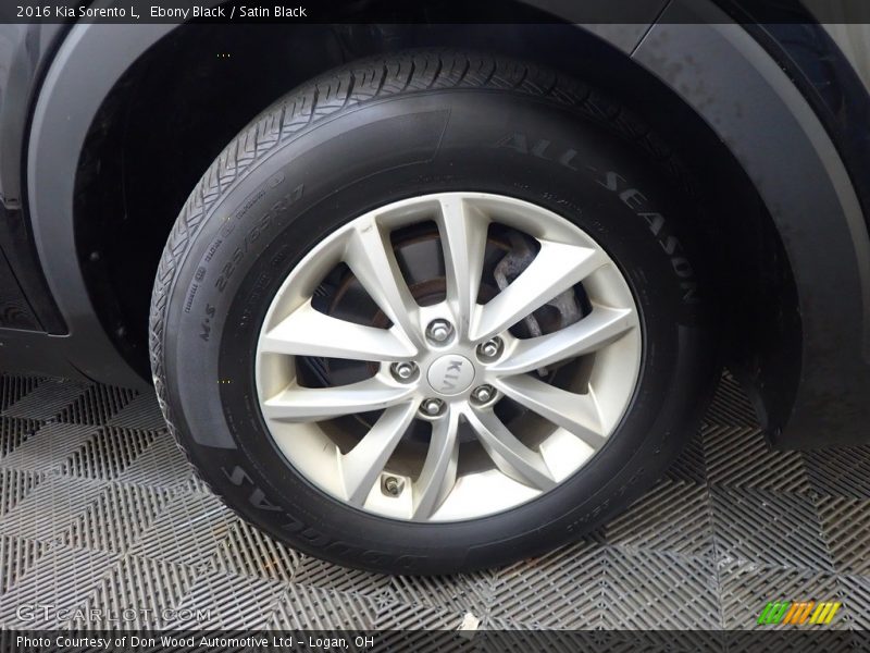 Ebony Black / Satin Black 2016 Kia Sorento L