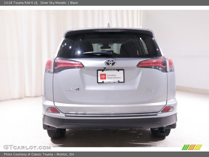 Silver Sky Metallic / Black 2018 Toyota RAV4 LE