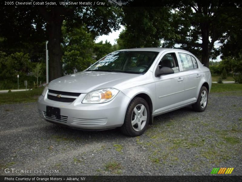 Ultra Silver Metallic / Gray 2005 Chevrolet Cobalt Sedan
