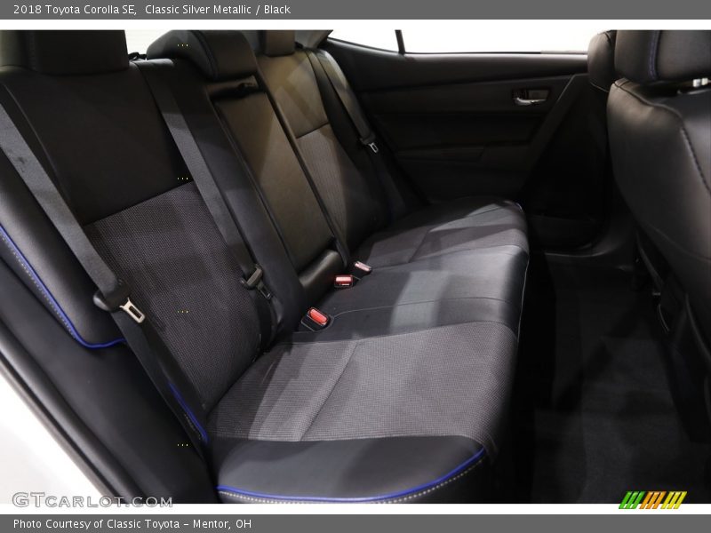 Classic Silver Metallic / Black 2018 Toyota Corolla SE
