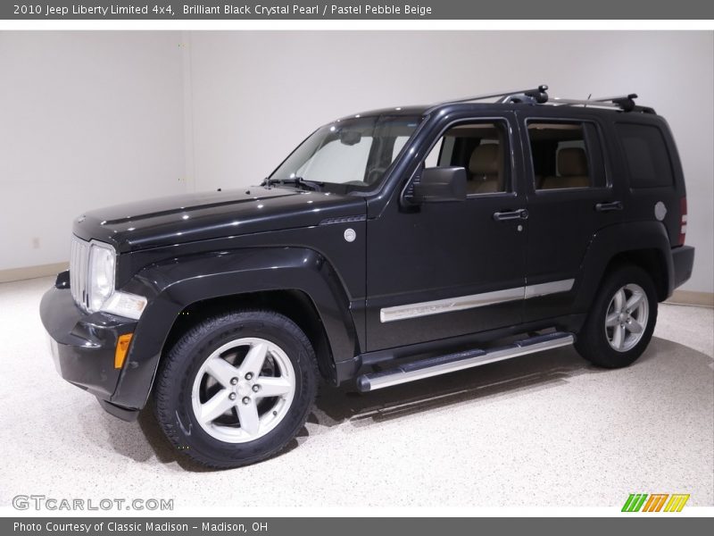 Brilliant Black Crystal Pearl / Pastel Pebble Beige 2010 Jeep Liberty Limited 4x4