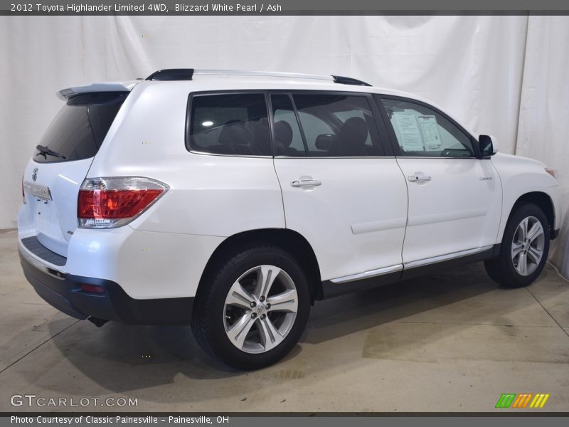 Blizzard White Pearl / Ash 2012 Toyota Highlander Limited 4WD