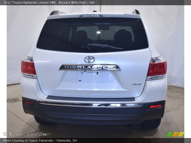 Blizzard White Pearl / Ash 2012 Toyota Highlander Limited 4WD