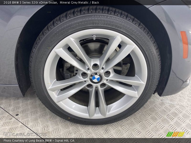 Mineral Grey Metallic / Black 2018 BMW 3 Series 320i xDrive Sedan