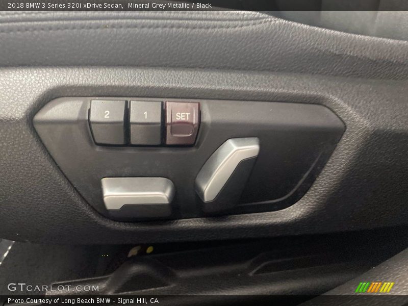 Mineral Grey Metallic / Black 2018 BMW 3 Series 320i xDrive Sedan