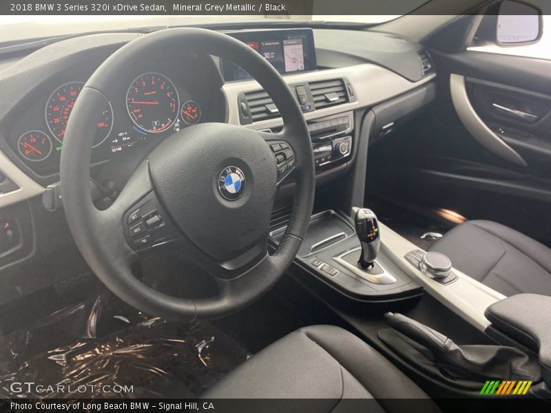 Mineral Grey Metallic / Black 2018 BMW 3 Series 320i xDrive Sedan
