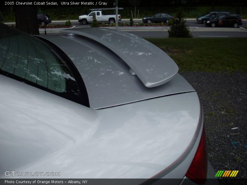 Ultra Silver Metallic / Gray 2005 Chevrolet Cobalt Sedan
