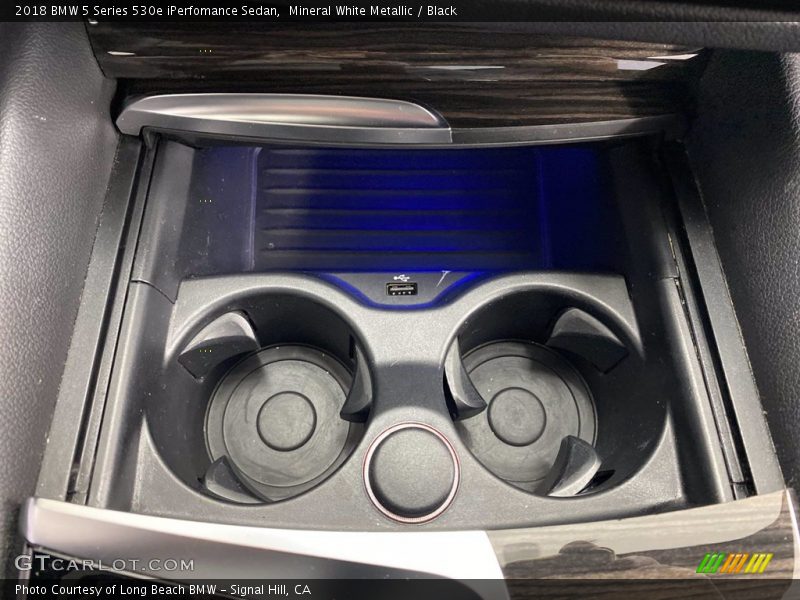 Mineral White Metallic / Black 2018 BMW 5 Series 530e iPerfomance Sedan