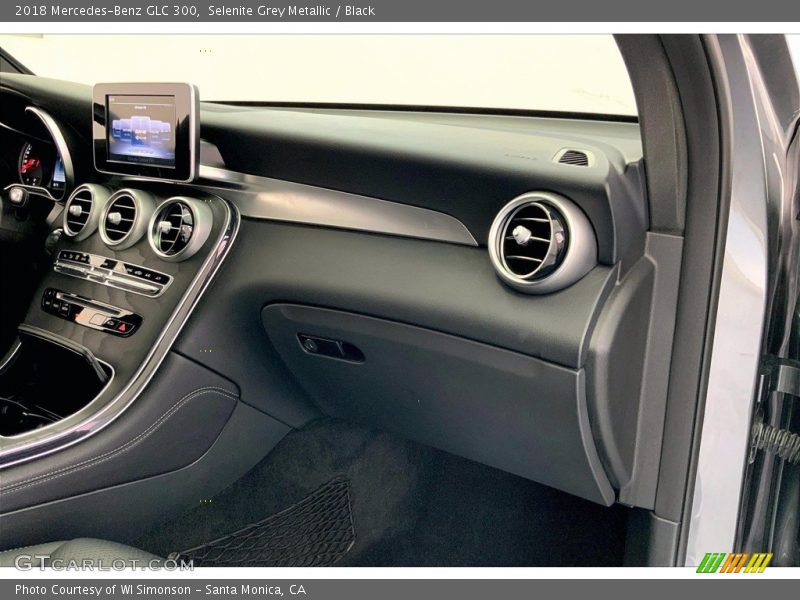 Selenite Grey Metallic / Black 2018 Mercedes-Benz GLC 300