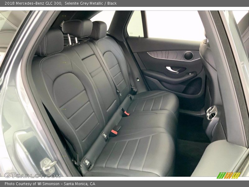 Selenite Grey Metallic / Black 2018 Mercedes-Benz GLC 300