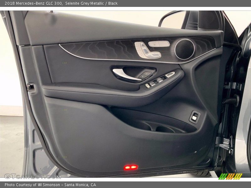 Selenite Grey Metallic / Black 2018 Mercedes-Benz GLC 300