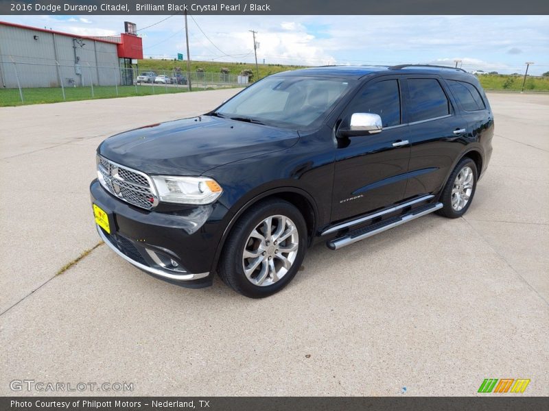 Front 3/4 View of 2016 Durango Citadel