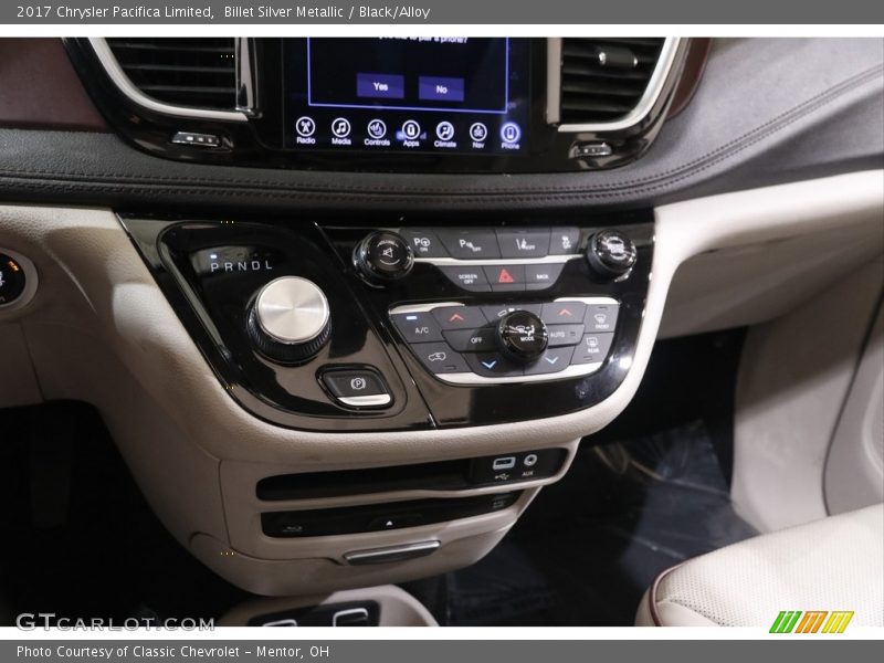 Billet Silver Metallic / Black/Alloy 2017 Chrysler Pacifica Limited