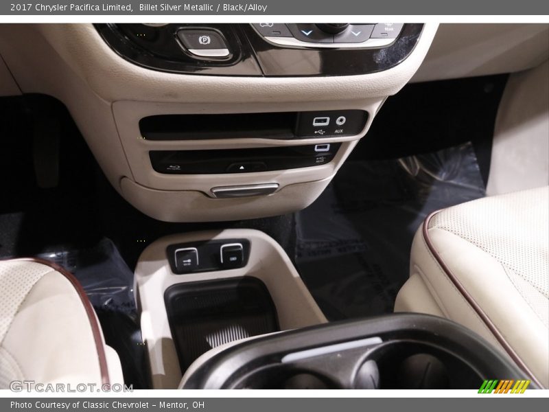 Billet Silver Metallic / Black/Alloy 2017 Chrysler Pacifica Limited