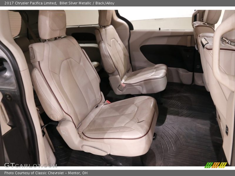 Billet Silver Metallic / Black/Alloy 2017 Chrysler Pacifica Limited