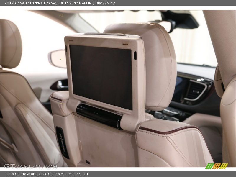 Billet Silver Metallic / Black/Alloy 2017 Chrysler Pacifica Limited