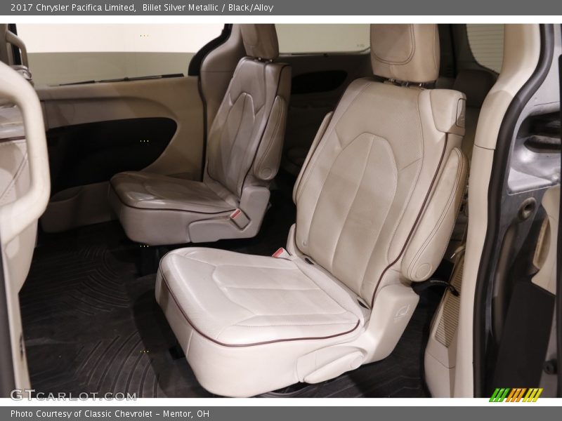 Billet Silver Metallic / Black/Alloy 2017 Chrysler Pacifica Limited