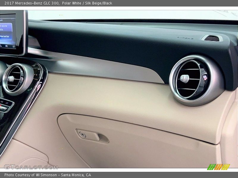 Polar White / Silk Beige/Black 2017 Mercedes-Benz GLC 300