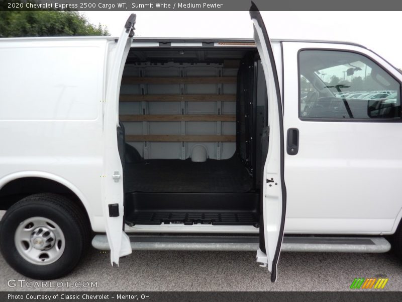 Summit White / Medium Pewter 2020 Chevrolet Express 2500 Cargo WT