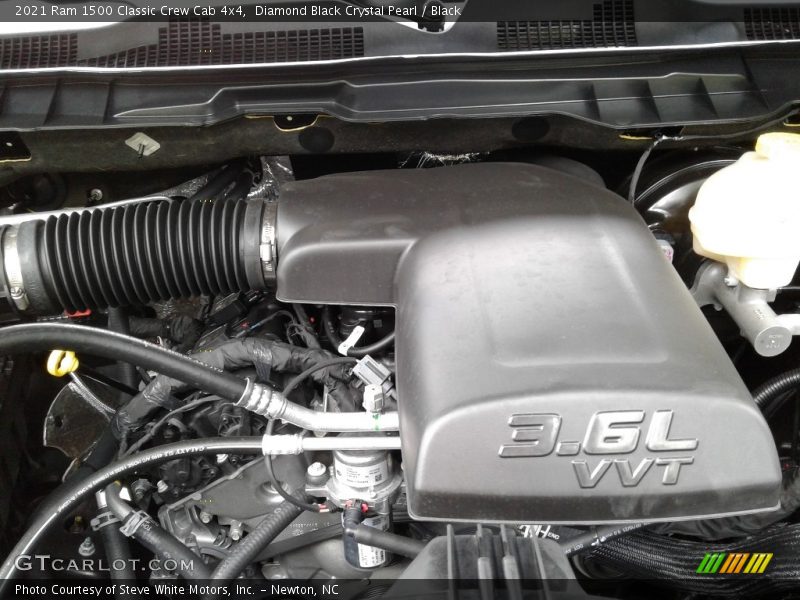 Diamond Black Crystal Pearl / Black 2021 Ram 1500 Classic Crew Cab 4x4
