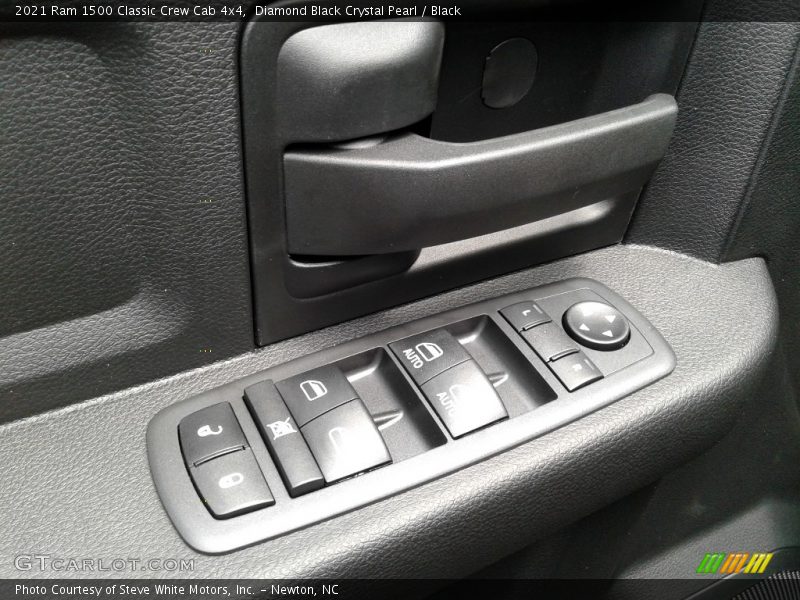 Diamond Black Crystal Pearl / Black 2021 Ram 1500 Classic Crew Cab 4x4