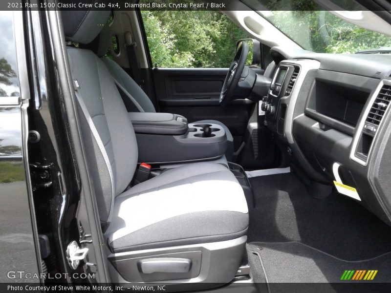 Diamond Black Crystal Pearl / Black 2021 Ram 1500 Classic Crew Cab 4x4