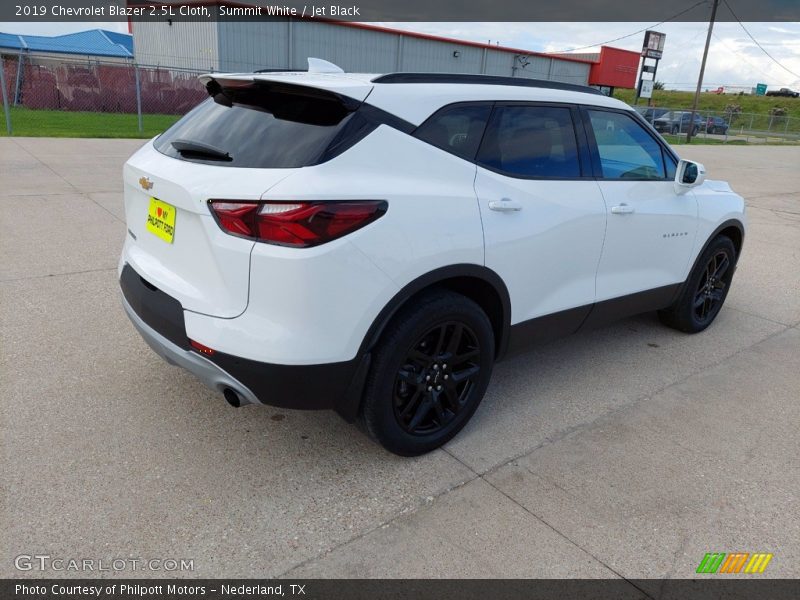 Summit White / Jet Black 2019 Chevrolet Blazer 2.5L Cloth