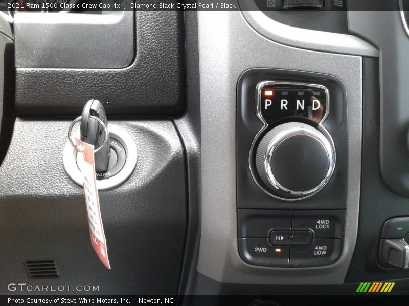 Diamond Black Crystal Pearl / Black 2021 Ram 1500 Classic Crew Cab 4x4