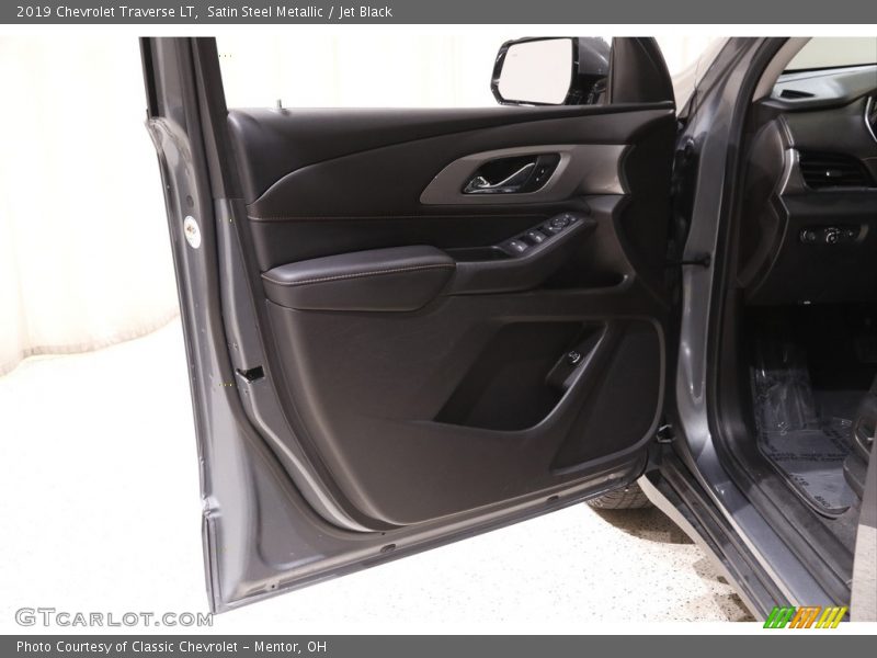 Satin Steel Metallic / Jet Black 2019 Chevrolet Traverse LT