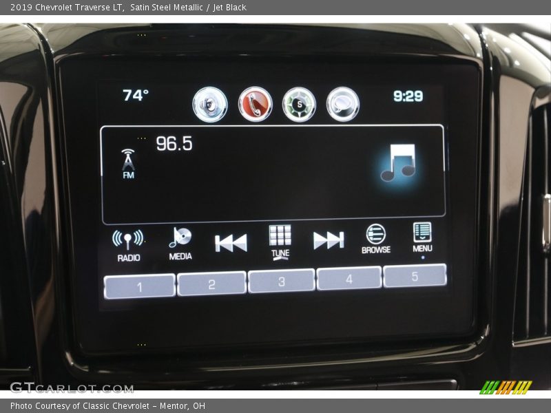 Satin Steel Metallic / Jet Black 2019 Chevrolet Traverse LT