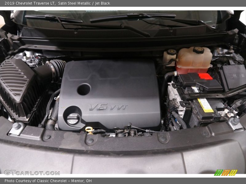 Satin Steel Metallic / Jet Black 2019 Chevrolet Traverse LT