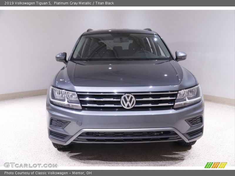 Platinum Gray Metallic / Titan Black 2019 Volkswagen Tiguan S