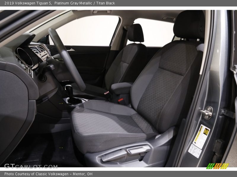 Platinum Gray Metallic / Titan Black 2019 Volkswagen Tiguan S