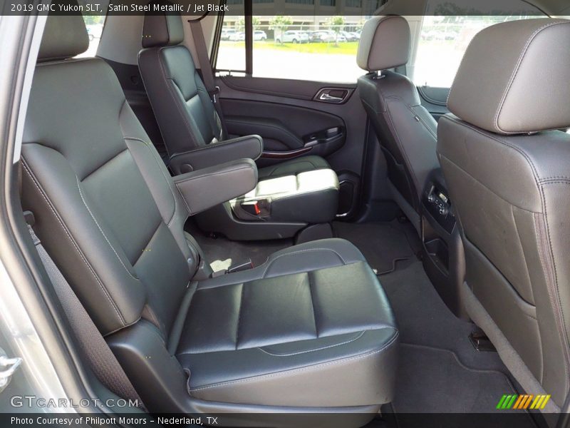 Satin Steel Metallic / Jet Black 2019 GMC Yukon SLT