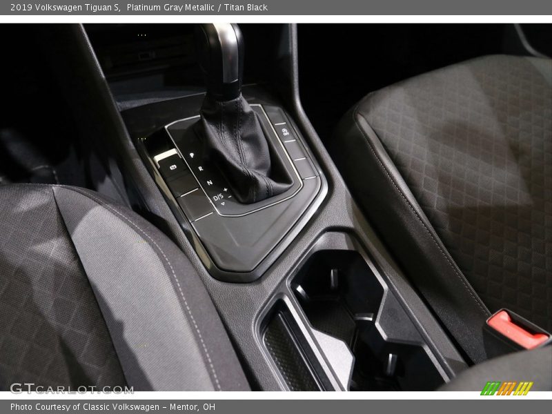Platinum Gray Metallic / Titan Black 2019 Volkswagen Tiguan S