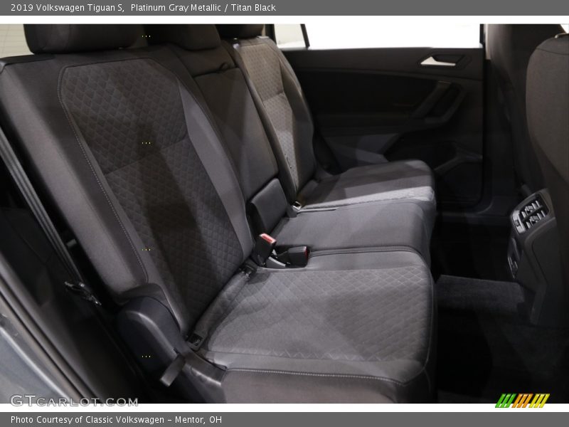 Platinum Gray Metallic / Titan Black 2019 Volkswagen Tiguan S