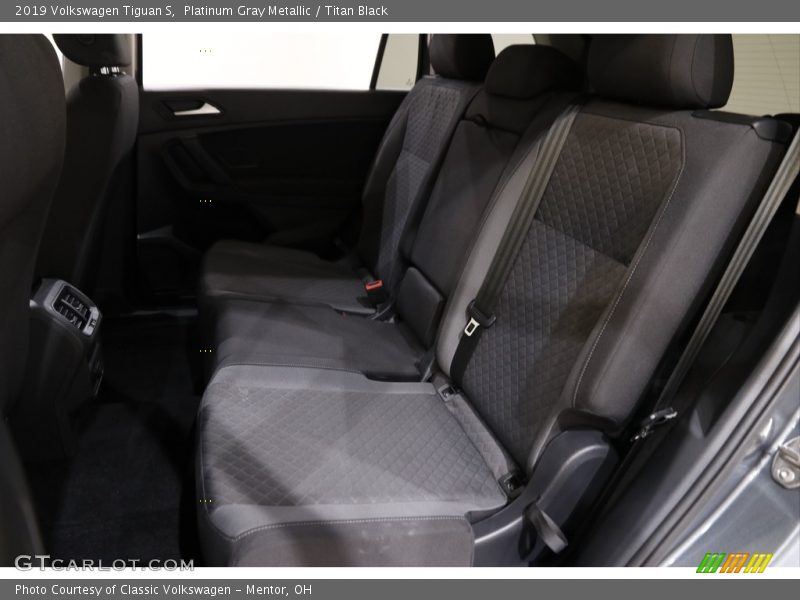 Platinum Gray Metallic / Titan Black 2019 Volkswagen Tiguan S