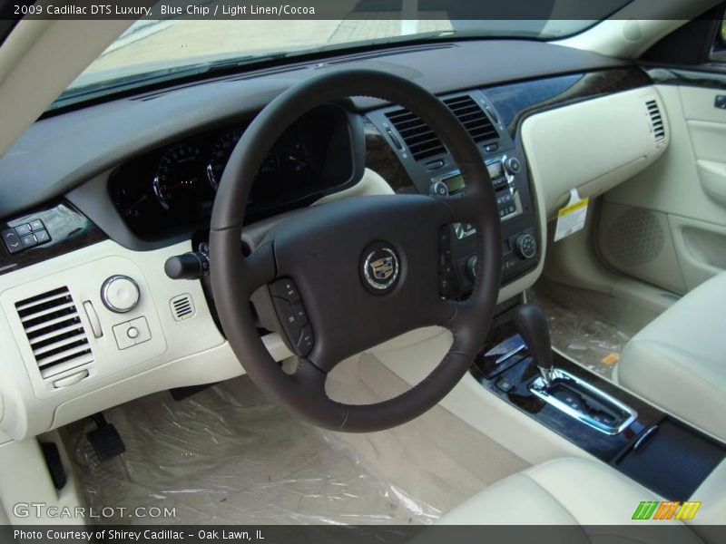 Blue Chip / Light Linen/Cocoa 2009 Cadillac DTS Luxury