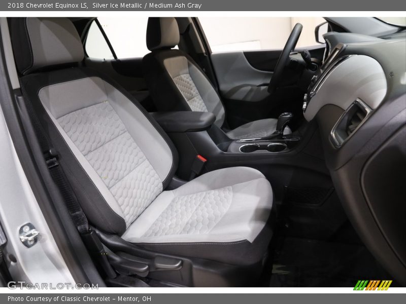 Silver Ice Metallic / Medium Ash Gray 2018 Chevrolet Equinox LS