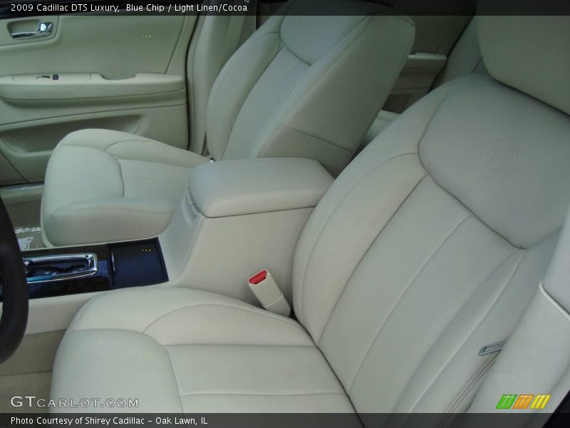 Blue Chip / Light Linen/Cocoa 2009 Cadillac DTS Luxury