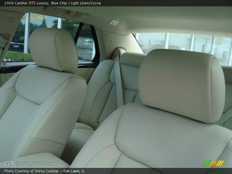 Blue Chip / Light Linen/Cocoa 2009 Cadillac DTS Luxury
